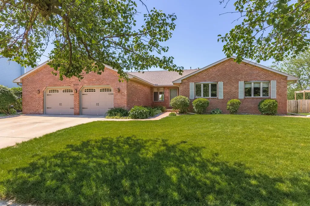 2707 Foxridge Run Bloomington IL 61704
