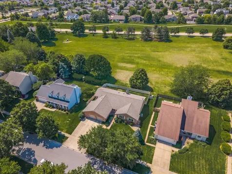 2707 Foxridge Run Bloomington IL 61704