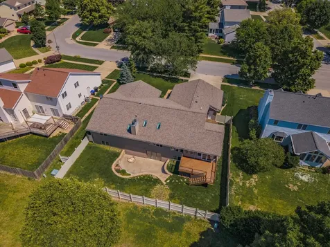 2707 Foxridge Run Bloomington IL 61704