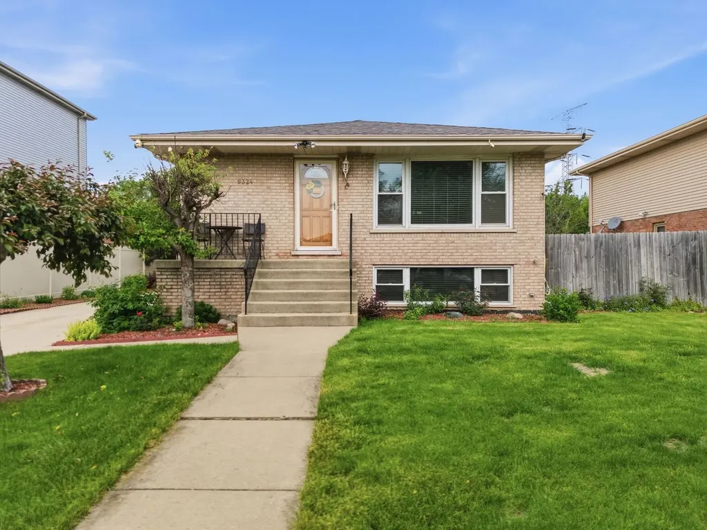 9324 South Thomas Avenue Bridgeview IL 60455
