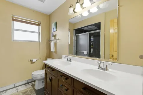 9324 South Thomas Avenue Bridgeview IL 60455