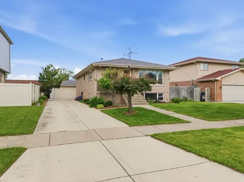 9324 South Thomas Avenue Bridgeview IL 60455