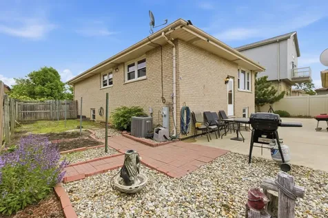 9324 South Thomas Avenue Bridgeview IL 60455