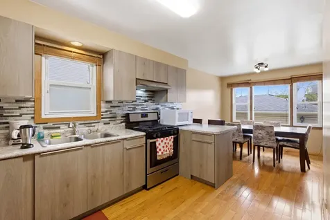 9324 South Thomas Avenue Bridgeview IL 60455