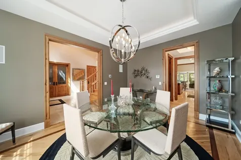 261 South Kenilworth Avenue Glen Ellyn IL 60137