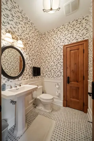 261 South Kenilworth Avenue Glen Ellyn IL 60137