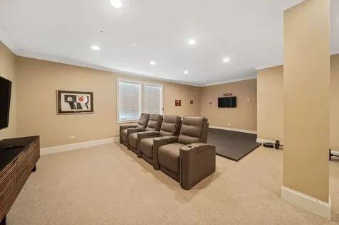 261 South Kenilworth Avenue Glen Ellyn IL 60137