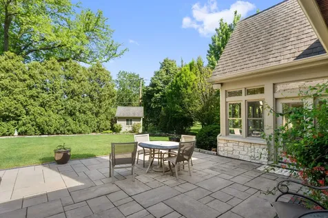 261 South Kenilworth Avenue Glen Ellyn IL 60137