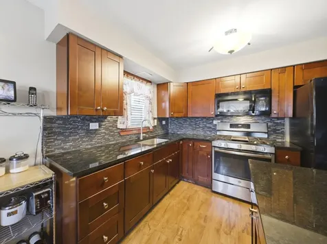 292 Bensley Avenue Calumet City IL 60409