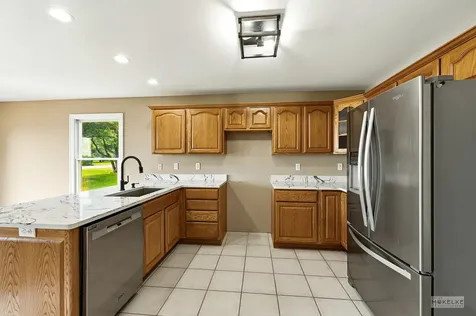 527 Cheshire Court Yorkville IL 60560