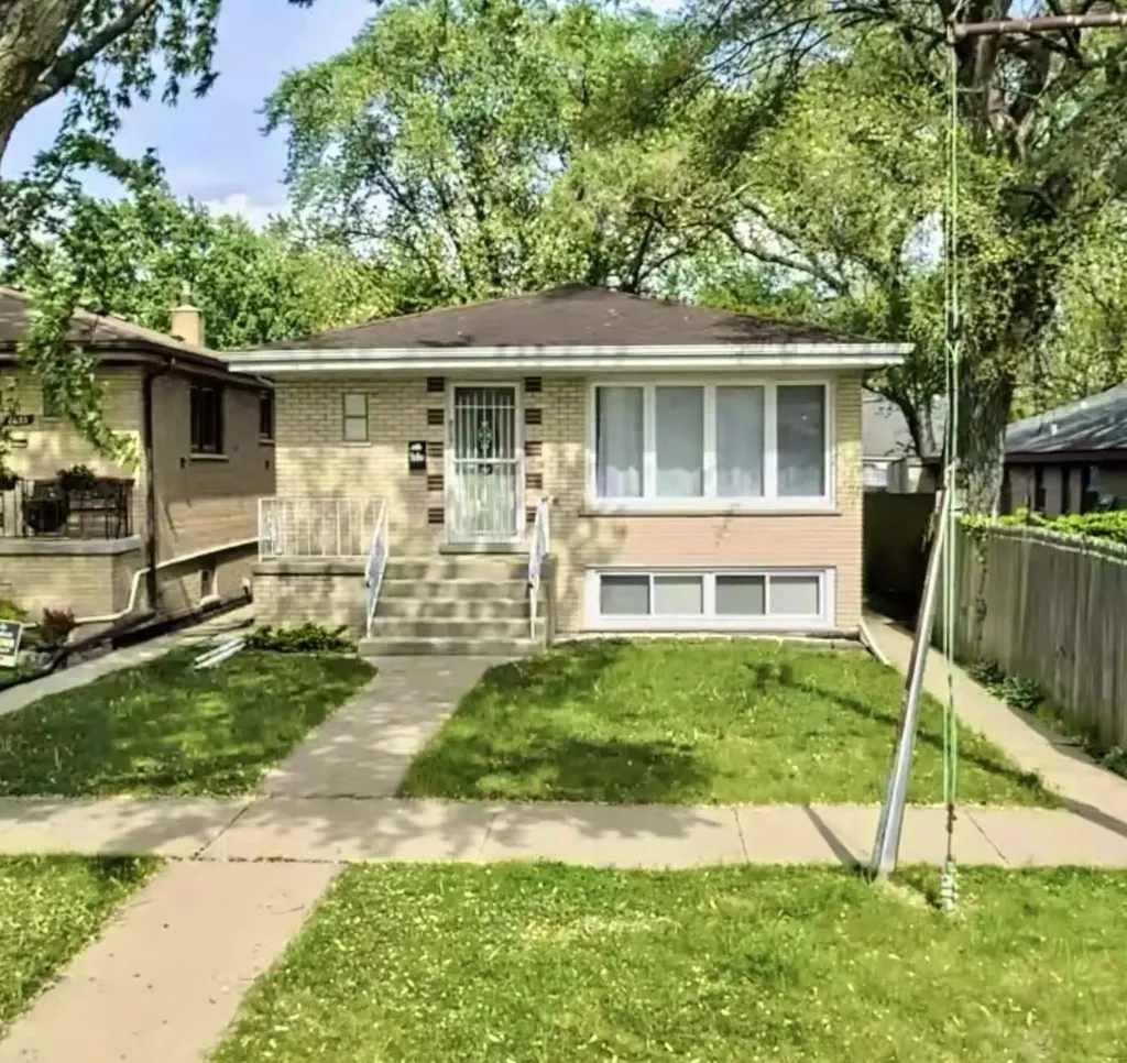 8037 Natchez Avenue Burbank IL 60459