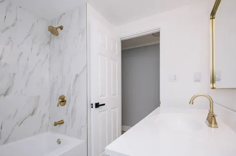 6634 West 95th Street Oak Lawn IL 60453