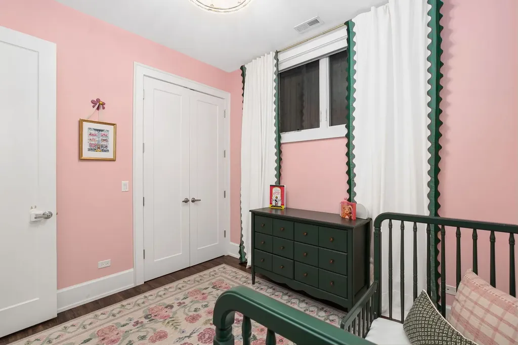 2717 North Racine Avenue Chicago IL 60614