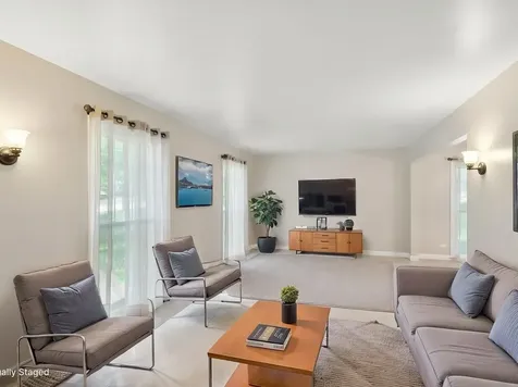27W571 Ridgeview Street West Chicago IL 60185