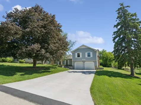 27W571 Ridgeview Street West Chicago IL 60185