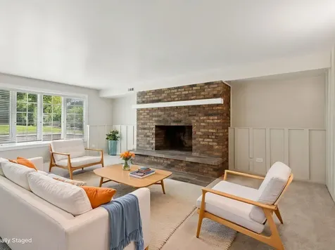 27W571 Ridgeview Street West Chicago IL 60185