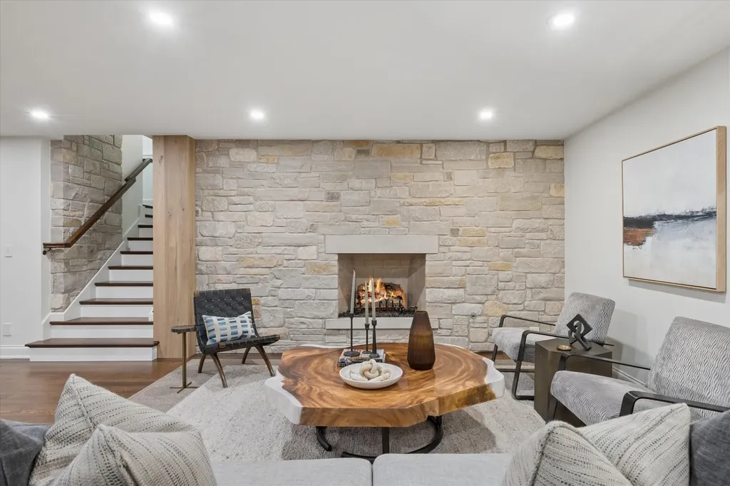 130 North Quincy Street Hinsdale IL 60521
