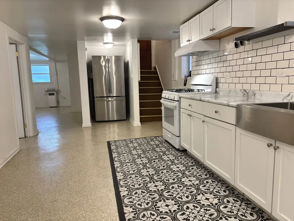 4124 West Barry Avenue Chicago IL 60641