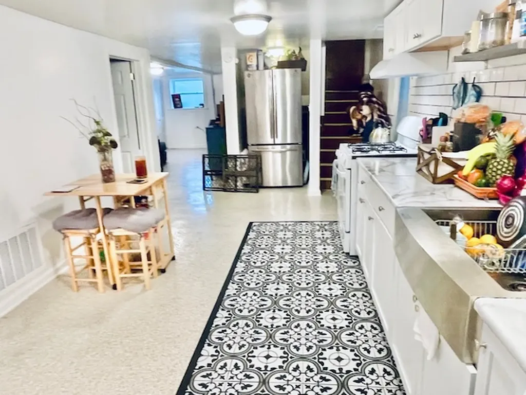 4124 West Barry Avenue Chicago IL 60641