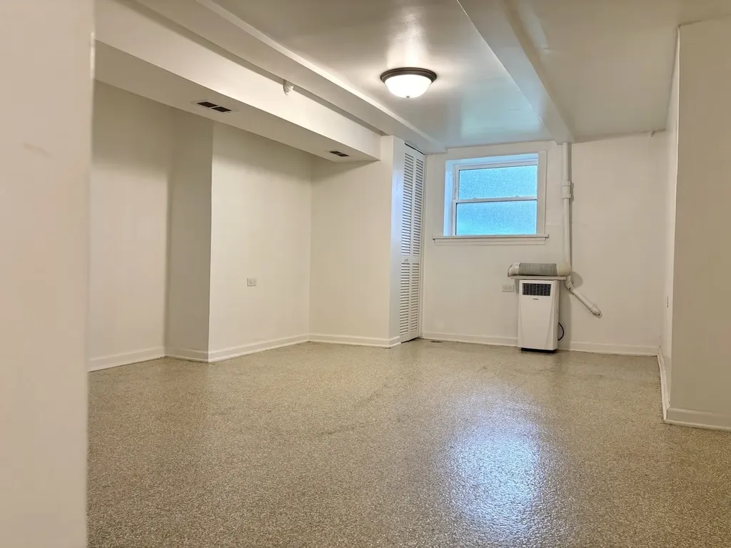4124 West Barry Avenue Chicago IL 60641
