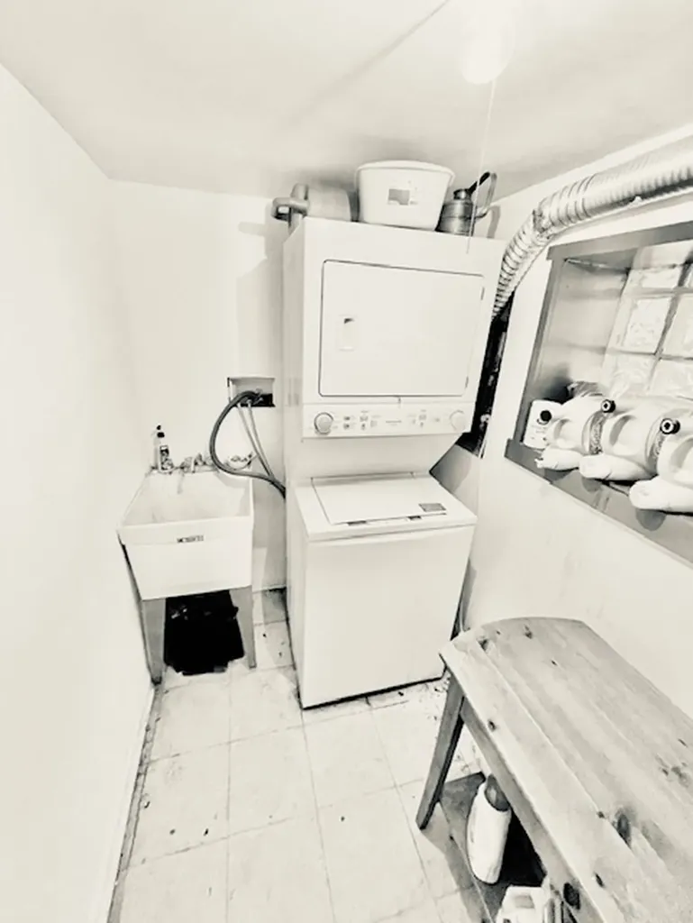 4124 West Barry Avenue Chicago IL 60641