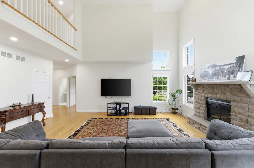 801 Shannon Lake Court Westmont IL 60559
