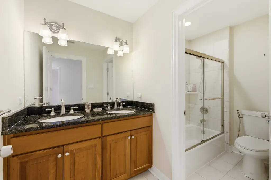 801 Shannon Lake Court Westmont IL 60559