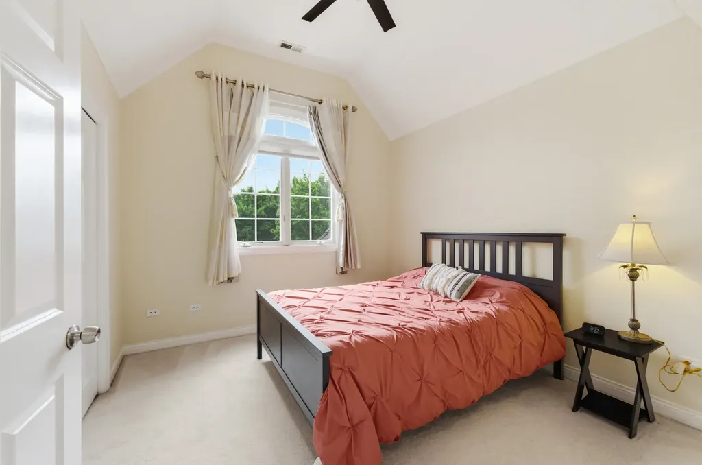 801 Shannon Lake Court Westmont IL 60559