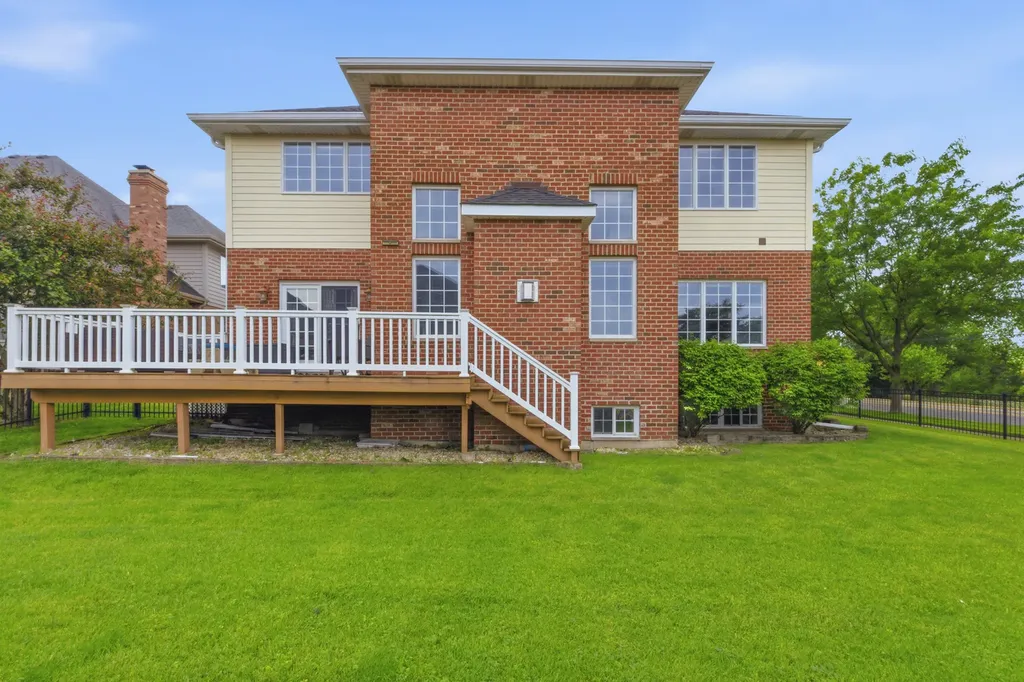 801 Shannon Lake Court Westmont IL 60559
