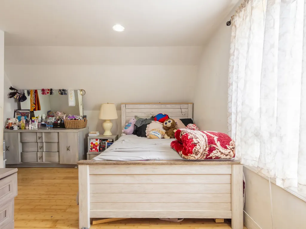 1133 North Kedvale Avenue Chicago IL 60651