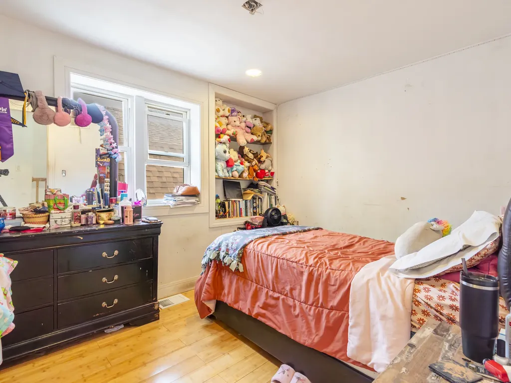 1133 North Kedvale Avenue Chicago IL 60651