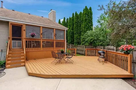 7152 Meadow Rockford IL 61114