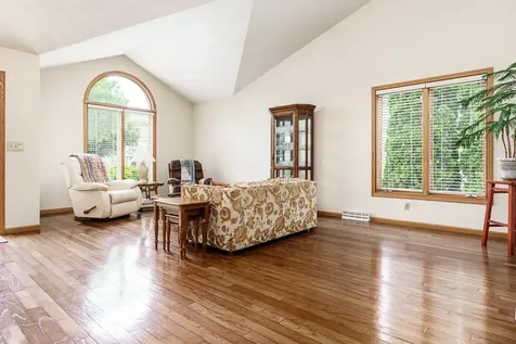 7152 Meadow Rockford IL 61114