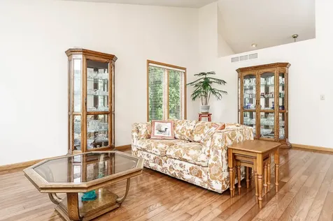 7152 Meadow Rockford IL 61114