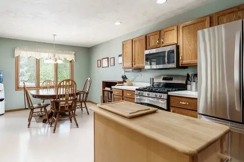 7152 Meadow Rockford IL 61114