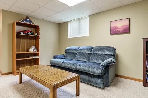 7152 Meadow Rockford IL 61114