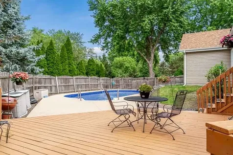 7152 Meadow Rockford IL 61114