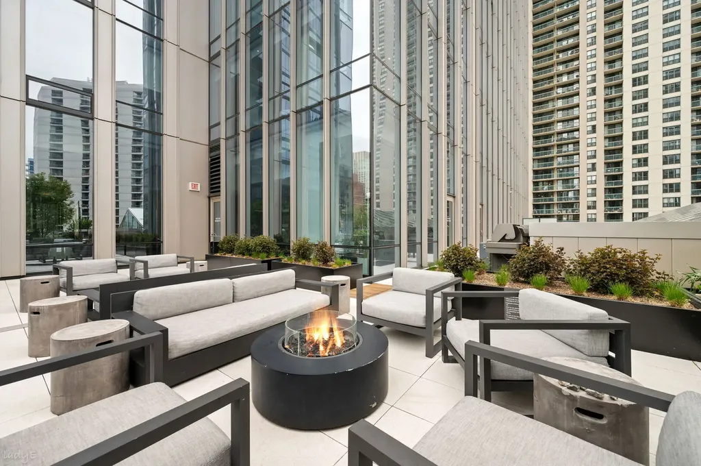 14 West Superior Street Chicago IL 60654