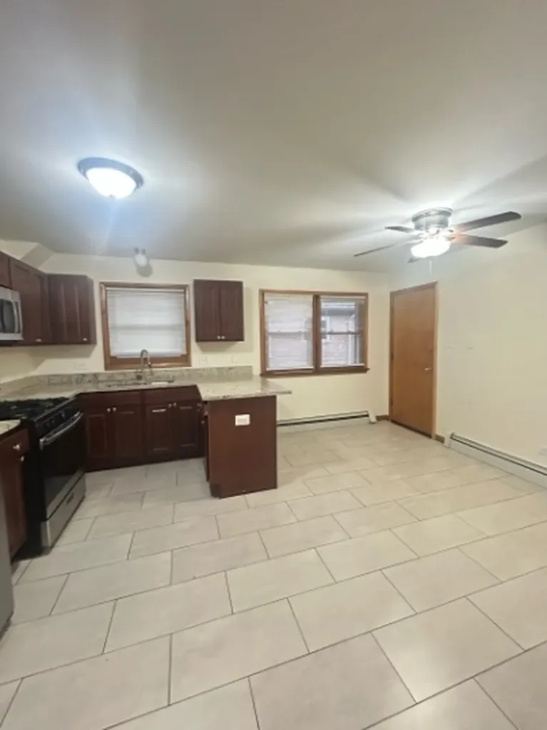 8923 South Cottage Grove Avenue Chicago IL 60619