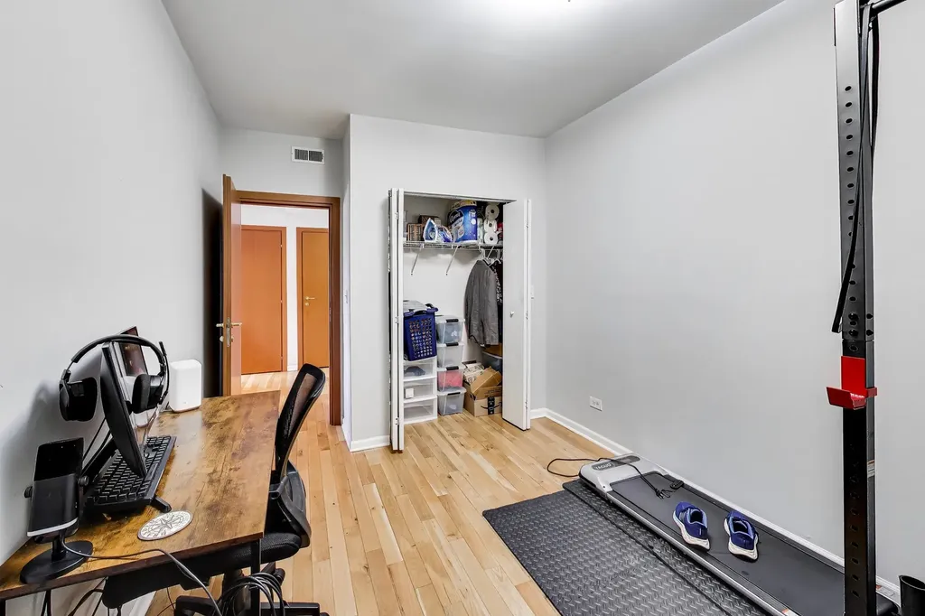 6417 North Greenview Avenue Chicago IL 60626