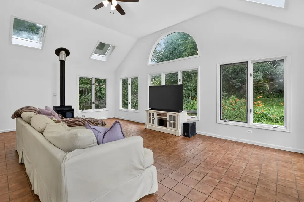 14 Walnut Road Glen Ellyn IL 60137