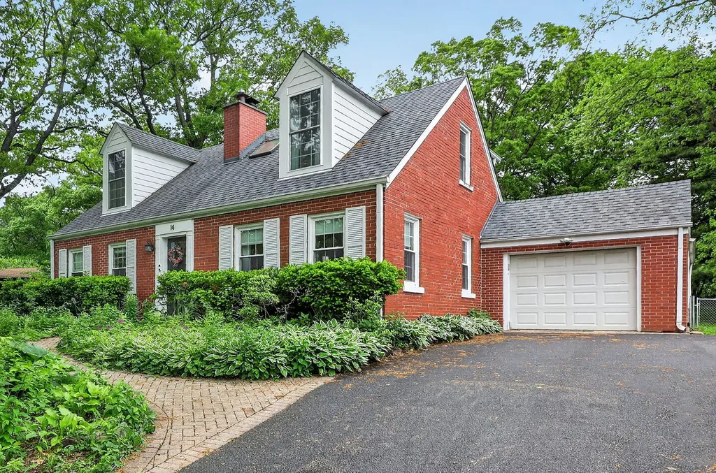 14 Walnut Road Glen Ellyn IL 60137