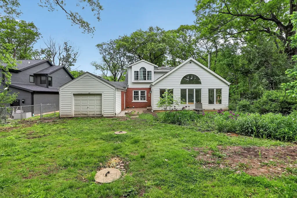 14 Walnut Road Glen Ellyn IL 60137