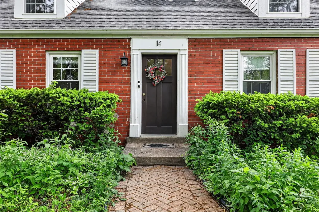 14 Walnut Road Glen Ellyn IL 60137