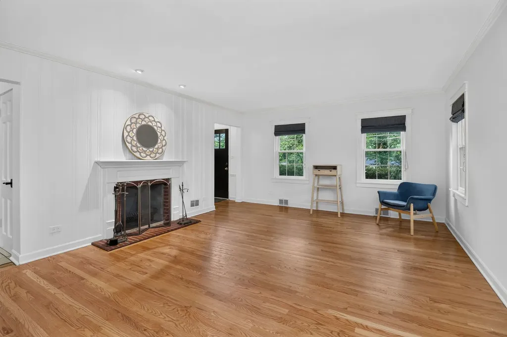 14 Walnut Road Glen Ellyn IL 60137