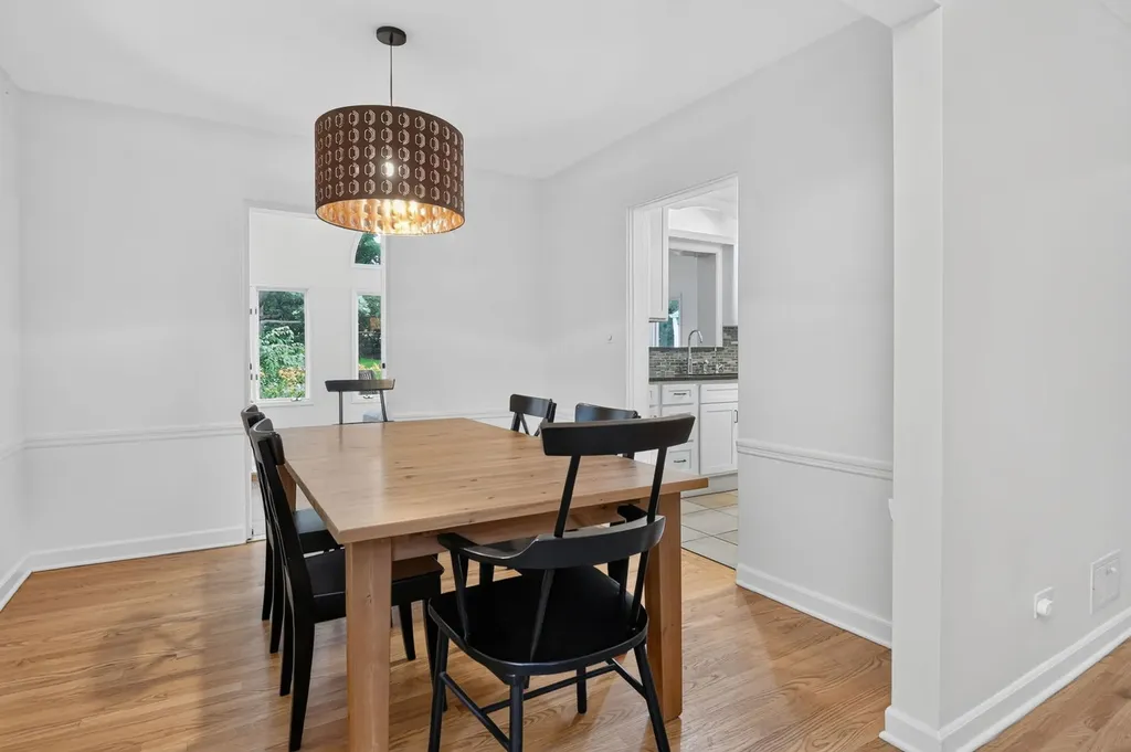 14 Walnut Road Glen Ellyn IL 60137