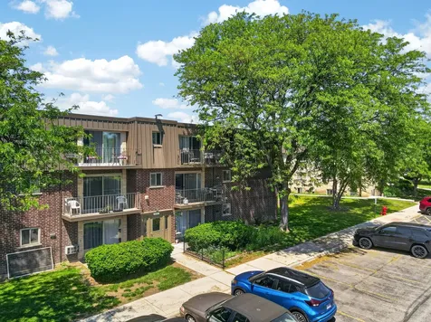 571 Fairway View Drive Wheeling IL 60090