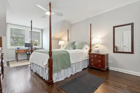 145 South Bradford Court Lake Forest IL 60045
