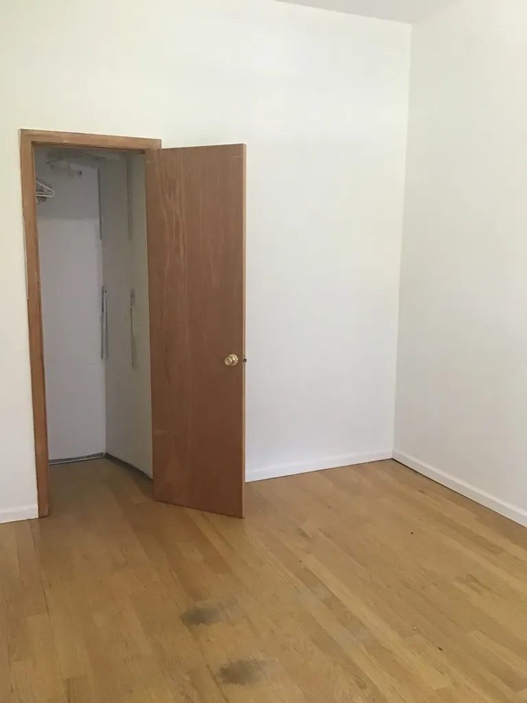 3859 North Whipple Street Chicago IL 60618