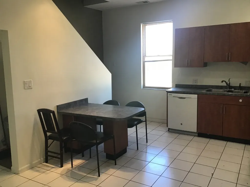 3859 North Whipple Street Chicago IL 60618